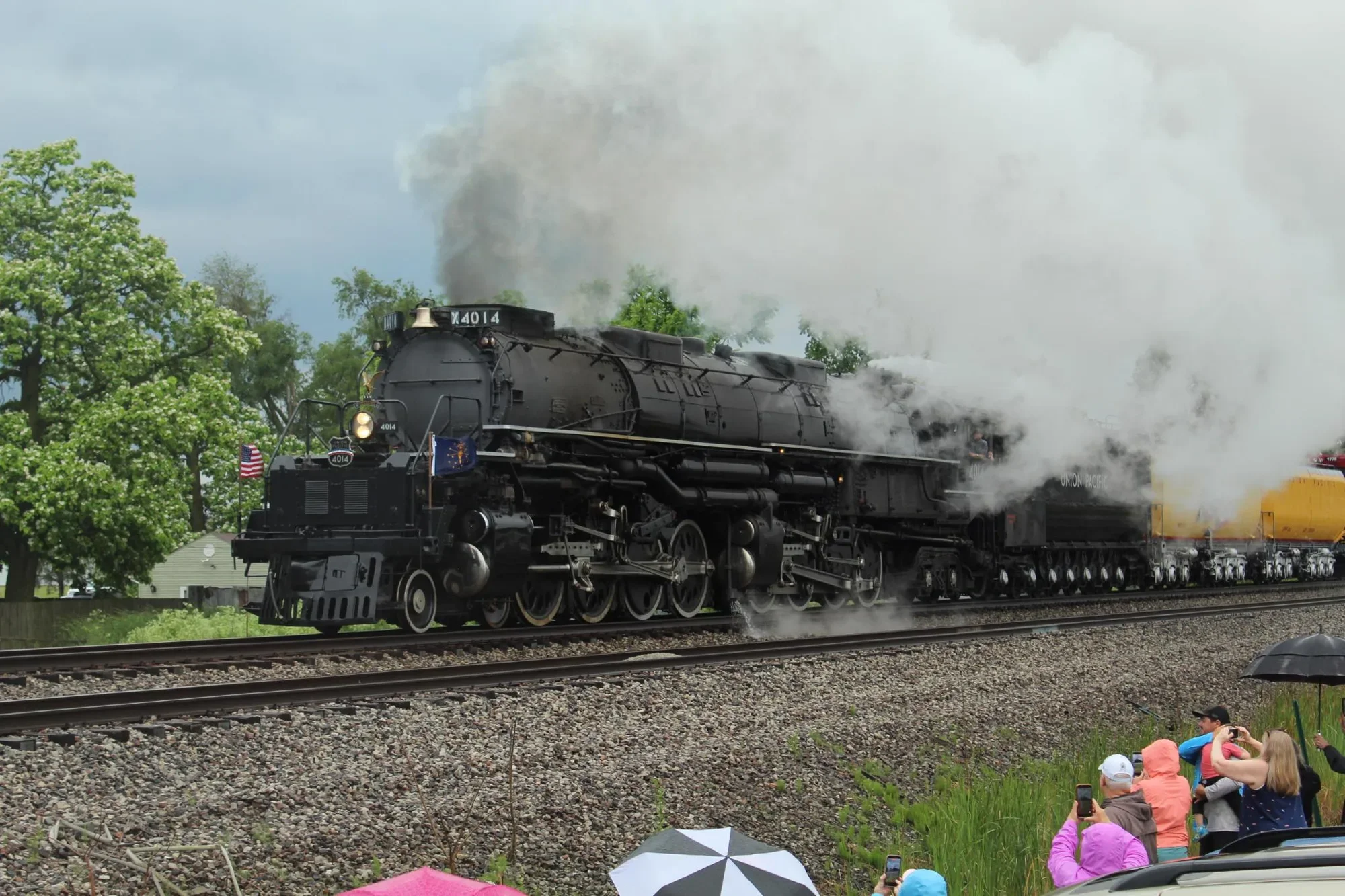 Union Pacific Big Boy steam locomotive 4014 passing spectators