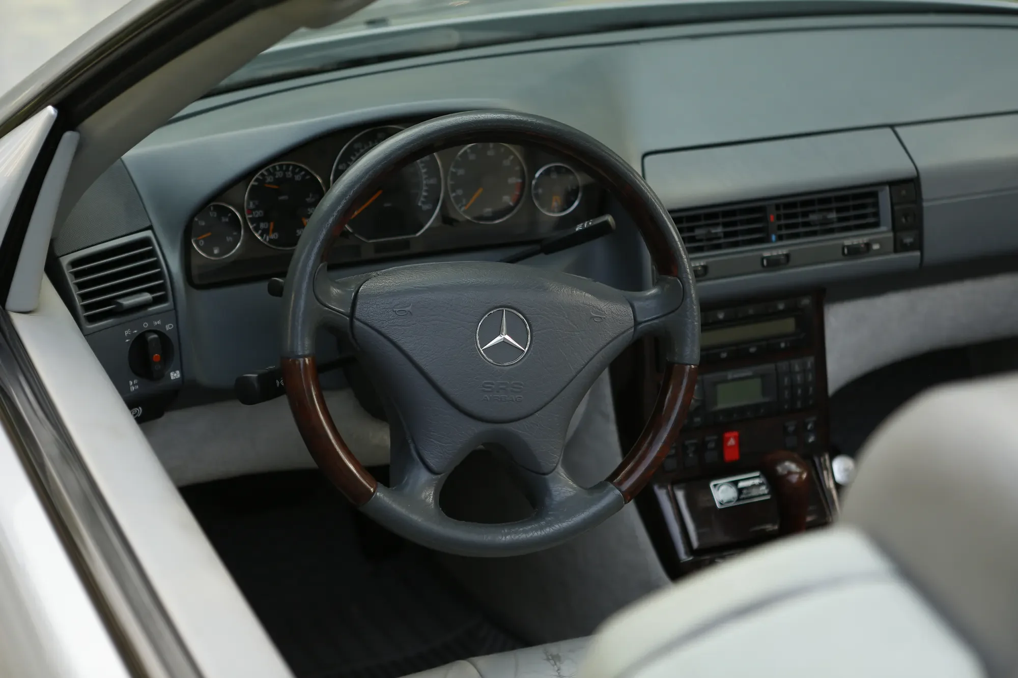 Steering wheel, instruments and center console of a Mercedes-Benz SL500