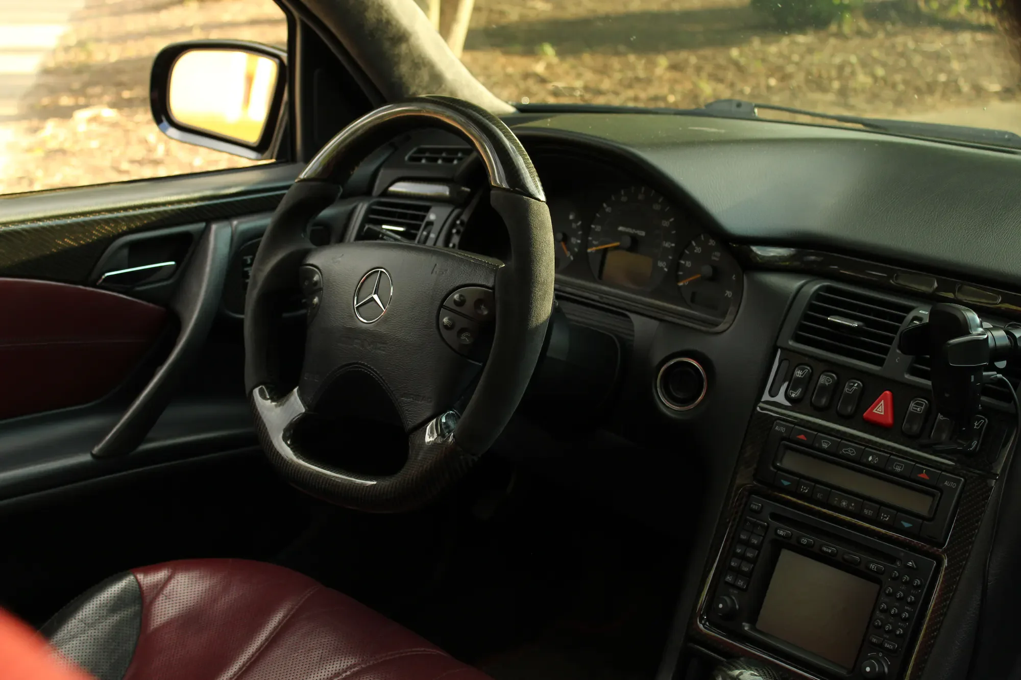 Dashboard and front cabin of a Mercedes-Benz E55